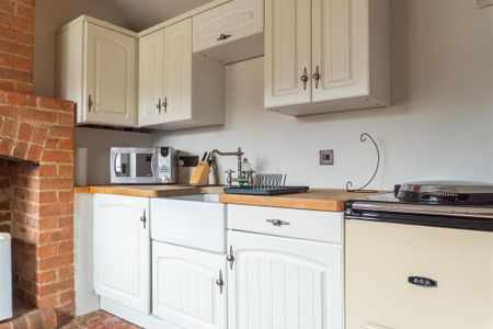 1 bedroom semi-detached house to rent - Photo 4