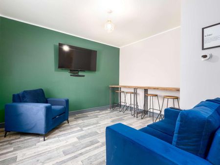 1 bedroom in a house share to rent - Photo 2