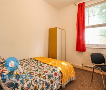 6 bed Flat for Rent - Photo 4