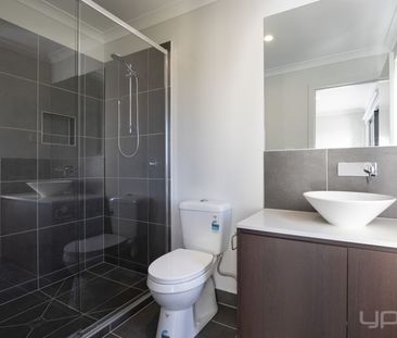 Modern Townhouse - Photo 4