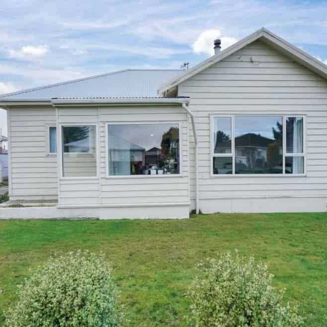 Spacious Four-Bedroom Villa with Character and Comfort - Photo 1