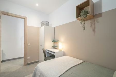 Passatge de Paca Soler, Barcelona, Catalonia 08028 - Photo 5