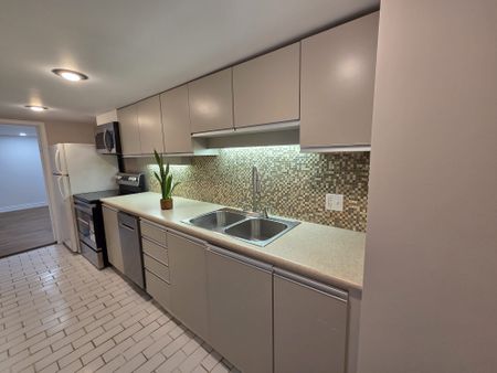 For Lease - 19 Orley Avenue Unit# Lower, Toronto, Ontario - Photo 2