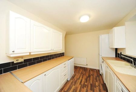 3 bedroom detached house to rent - Photo 4
