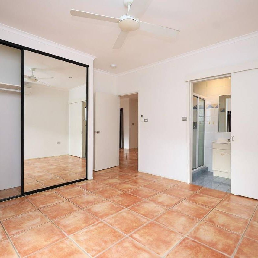 Beautiful Home with Many Extras... Pool, Caravan Storage - Photo 1