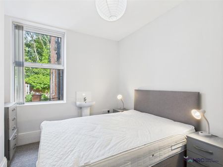 1 bedroom in a house share to rent - Photo 3