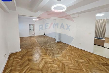 Apartament 4 camere de închiriat – Bd. Unirii / Str. V... - Fotografie 3