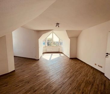 Dachgeschosswohnung mit Aussicht im Zentrum von Essen-Kray! - Photo 4