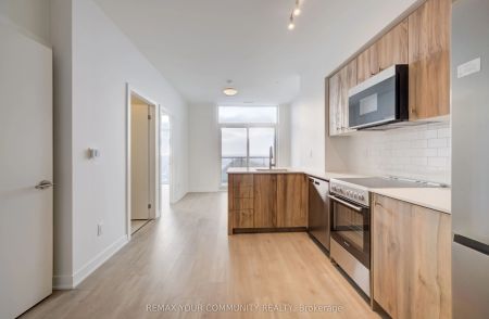 25 Wellington Street #3704 - Photo 4