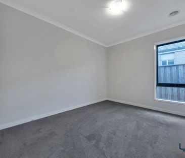 A Perfect Fusion of Modern Style and Family Comfort!! - Photo 2