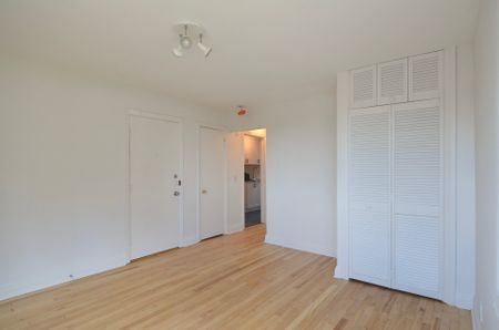 Condo for rent, Montréal (Côte-des-Neiges/Notre-Dame-de-Grâce) - Photo 2