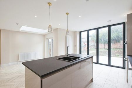 1 bedroom in a house share to rent - Photo 4