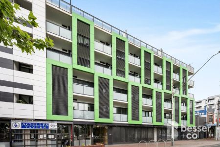 MODERN AND SPACIOUS APARTMENT - Photo 4