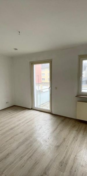 Zentrale 1-Zimmer-Wohnung mit großem Balkon in Hemer Mitte - Photo 1