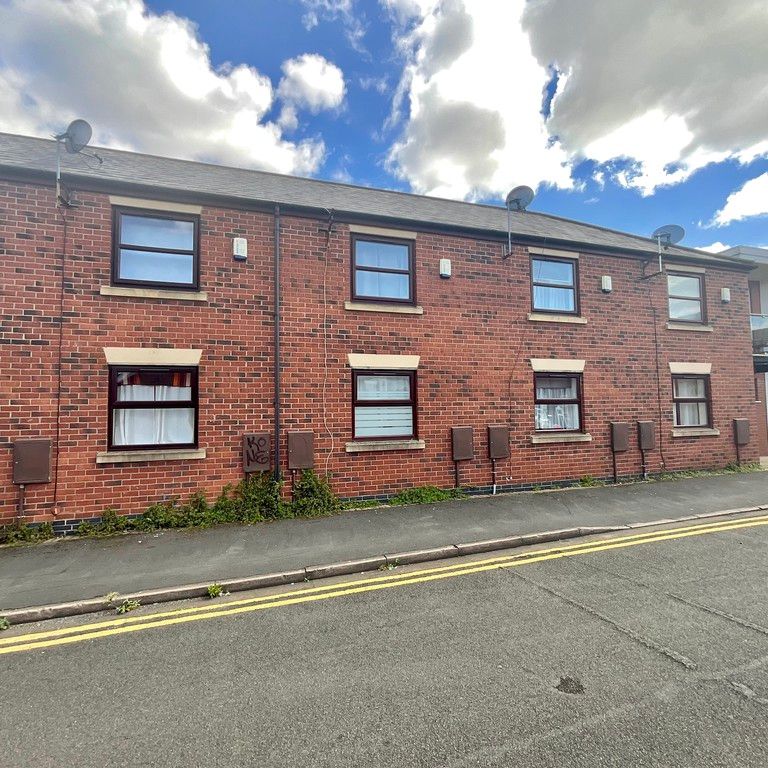 2 bedroom Mid Terraced House to let - Photo 1