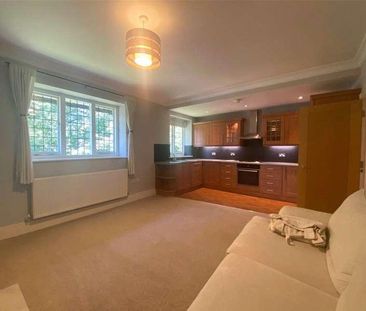 Rookwood Place, London Road South, Merstham, Surrey, RH1 - Photo 1