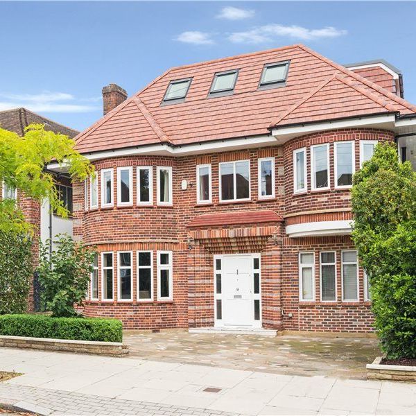 7 Bedroom Detached To Let - Photo 1