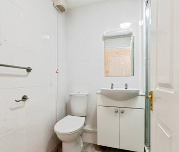 1 bedroom retirement property to rent - Photo 5
