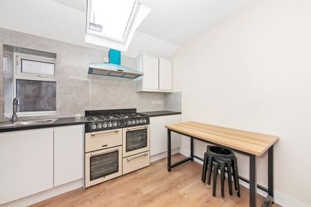 House share to rent - Photo 2