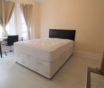 4 bedroom detached house to rent - Photo 3