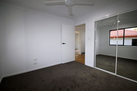 Spacious Family Duplex in a Convenient Ashmore Location - Photo 4