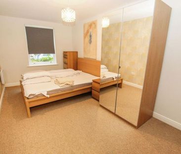 3 bedroom flat to rent - Photo 5