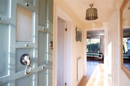3 bedroom end of terrace house to rent - Photo 4