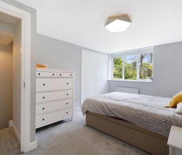 2 Bed Flat, Chatsworth Road, NW2 - Photo 4