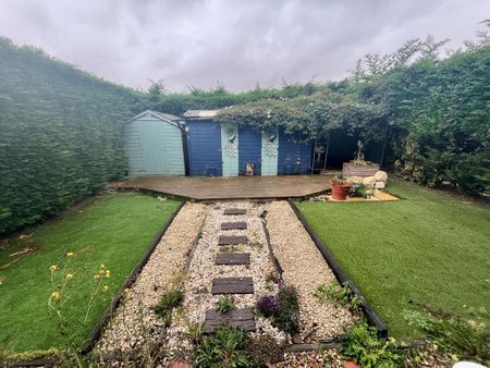 4 bedroom semi-detached house to rent - Photo 3