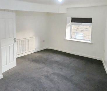 Victoria Road, Bailiff Bridge, HD6 - Photo 3