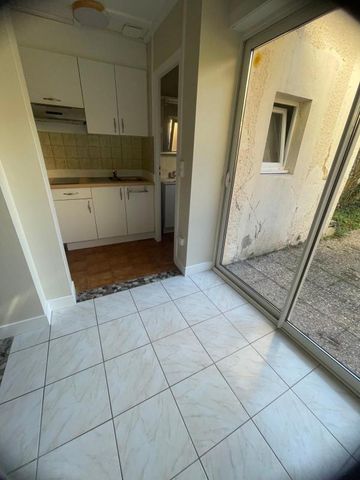 Location Appartement 1 pièce 22m² MONT DE MARSAN 40000 - Photo 2