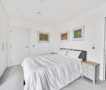 2 bedroom penthouse to rent - Photo 2