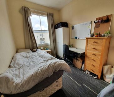 8 Bed Student Accommodation - Photo 4