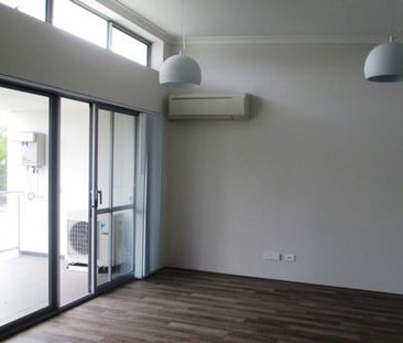 Top Floor Apartment in Prime Location - Photo 3