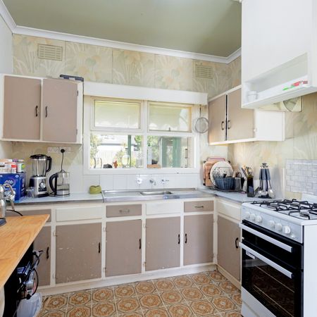 Spacious family home - Photo 4