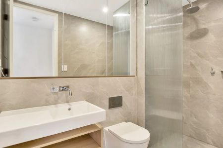 Stunning Brand New Apartment - Photo 5