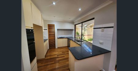 4 X 2 FAMILY HOME - STUNNING LOCATION - Photo 2