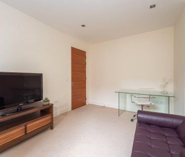 4 bedroom apartment to rent - Photo 3