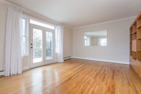 For Lease - 26 Forty First Street, Toronto, Ontario - Photo 2