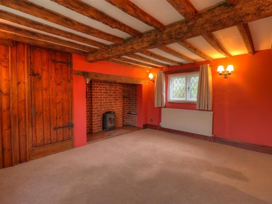 4 BED House To rent - Photo 1