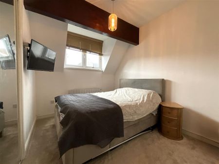2 bedroom coach house to rent - Photo 5