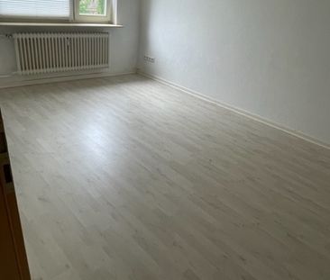 Schöne 3 Zimmer-Wohnung mit Einbauküche und Balkon in Citynähe! - Foto 4