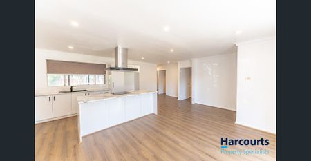 FAMILY HOME ON LARGE BLOCK - Photo 4