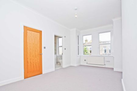 Price £3,500 pcm - Available Now - Unfurnished - Photo 3