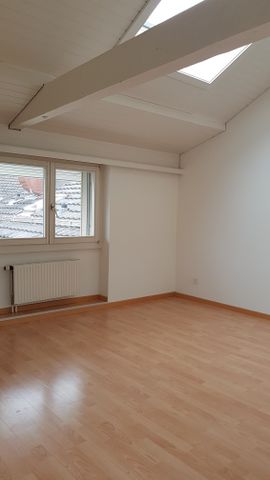 Charmante Dachwohnung zu vermieten - Photo 5