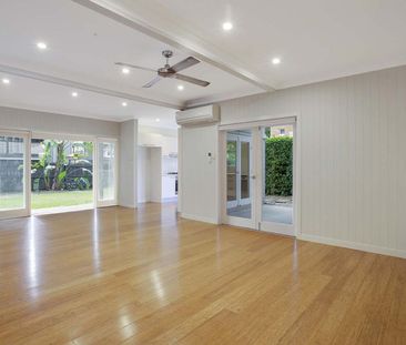 Renovated 2 bed + study close to Fairfield/Dutton Park stations - Photo 6