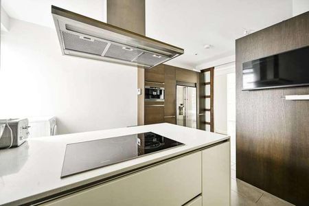 Princes Gate, Knightsbridge, SW7 - Photo 2