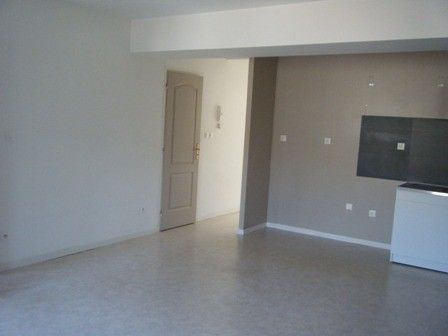 Location Appartement 3 pièces 57m² ST OMER 62500 - Photo 4