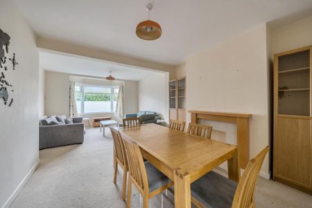 4 bedroom semi-detached house to rent - Photo 3