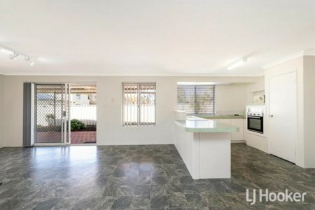 Spacious Family Home Near Estuary � Perfect Location! - Photo 4